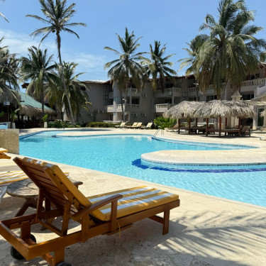 Pasadía Playa Palmeras